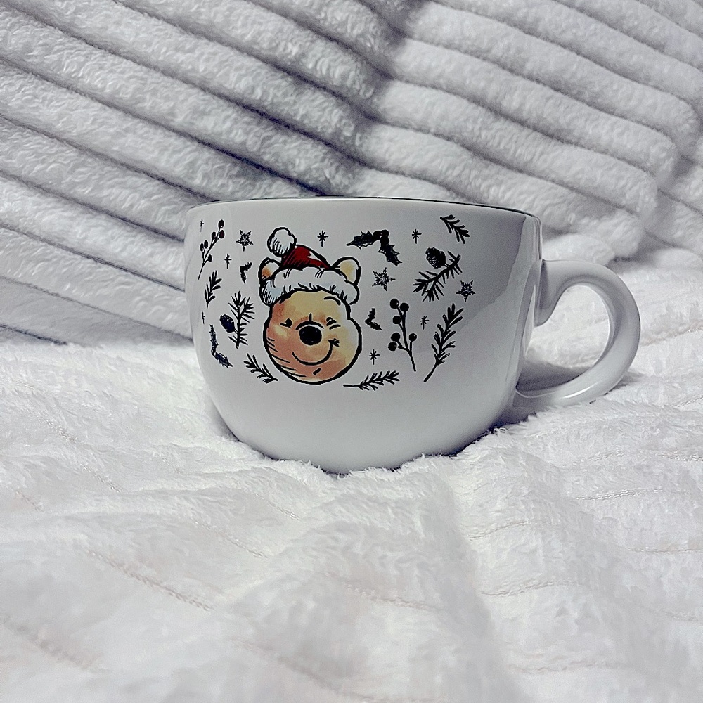 Disney’s Pooh mug Christmas/Holiday Edition